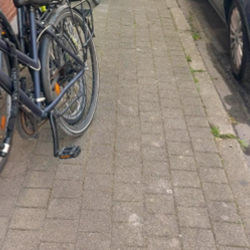 Mogen deze fietsen hier staan?
