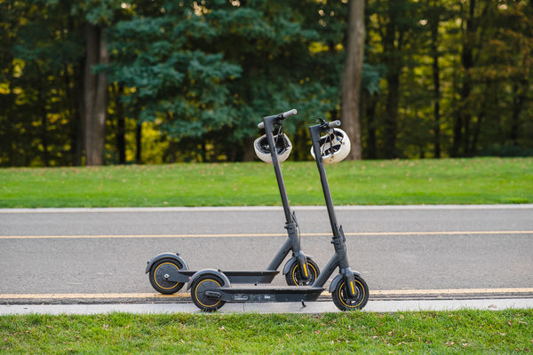 Helm verplicht op e-steps met een maximumsnelheid van meer dan 20 km/u
